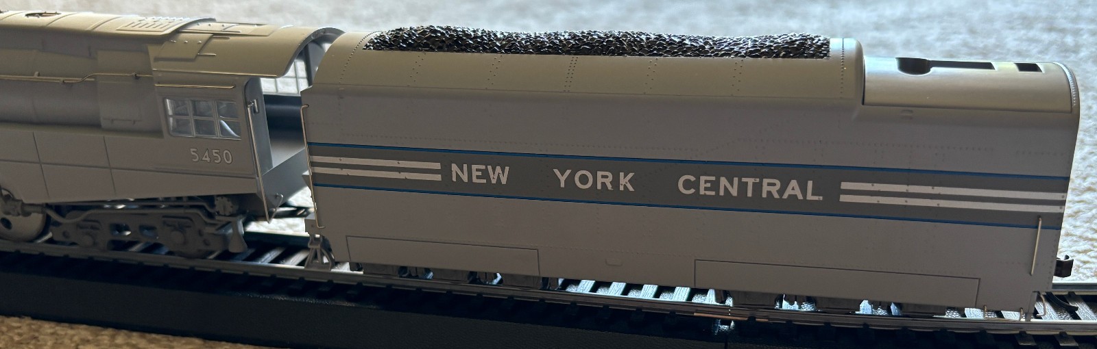 Bachmann HO NYC Dreyfuss Hudson 4-6-4 DCC 20th Century Limited Steam Engine 5450