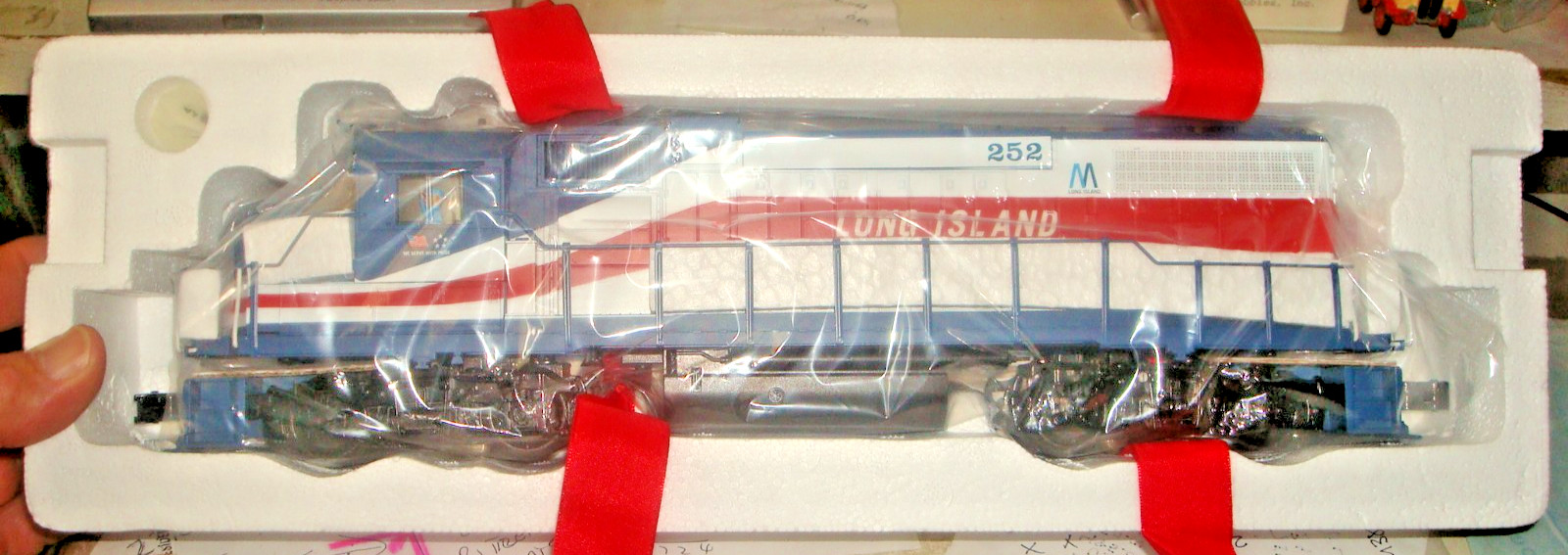 O. K-LINE. LONG ISLAND RR. GP38-2 ALCO. # 252