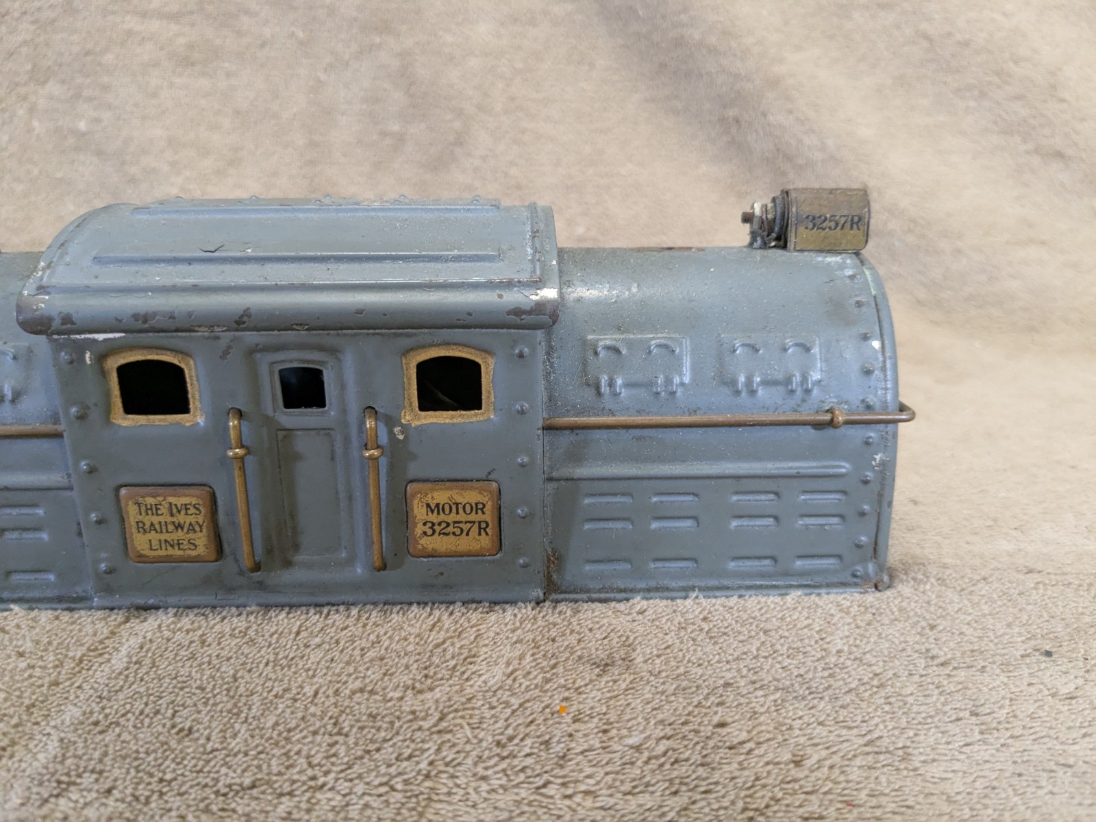 IVES Railway Prewar Standard Gauge 3257R Locomotive Shell Only Vintage