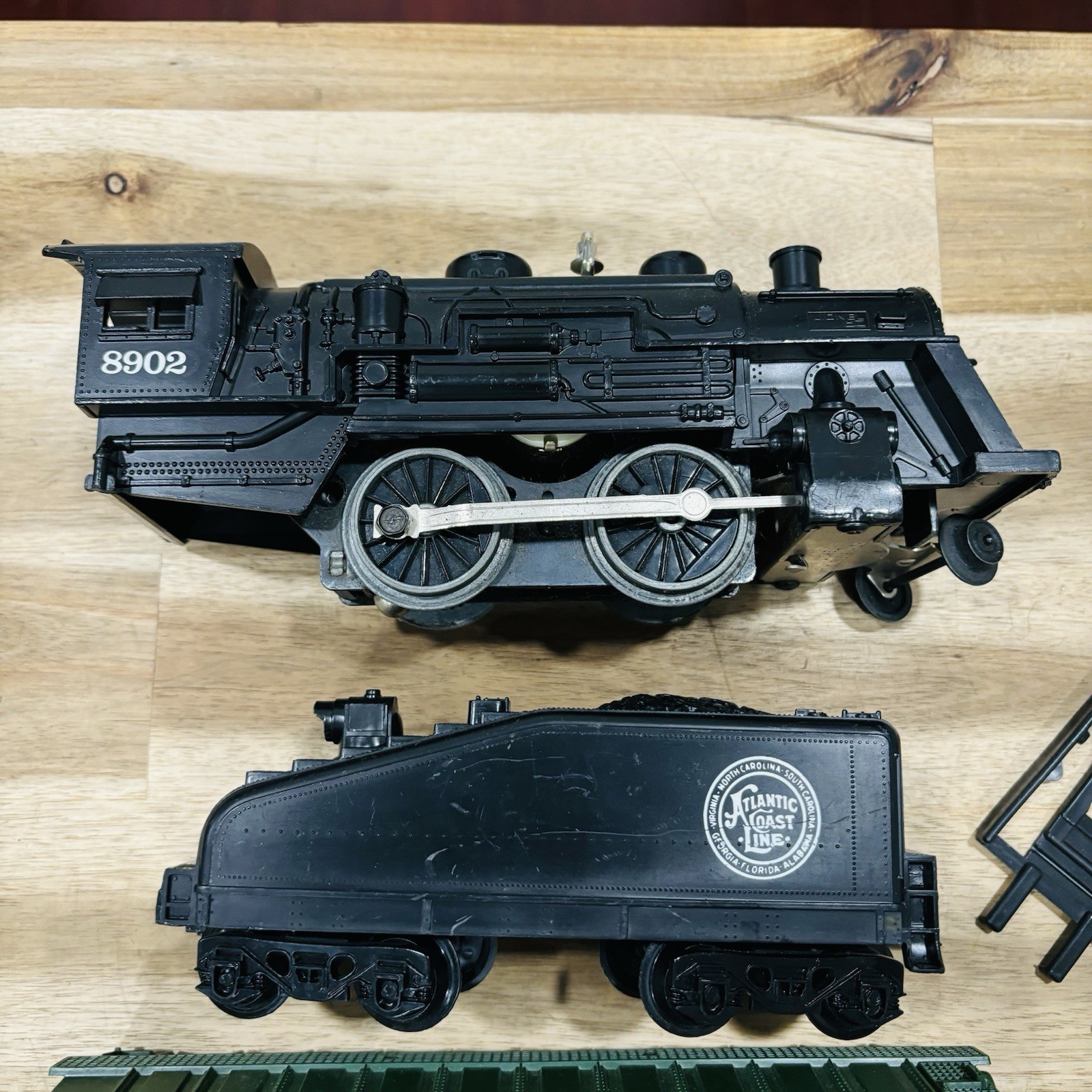 Vintage Lionel 8902 Atlantic Coast Line Locomotive Midnite Flyer Set Caboose