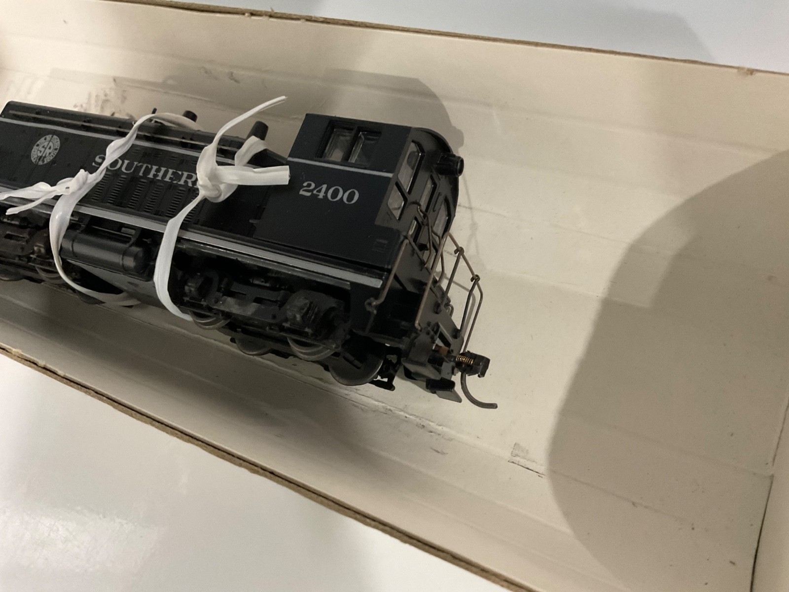 Athearn HO #4004 SR Southern RR “2400” SW-1500 Diesel Switcher Loco