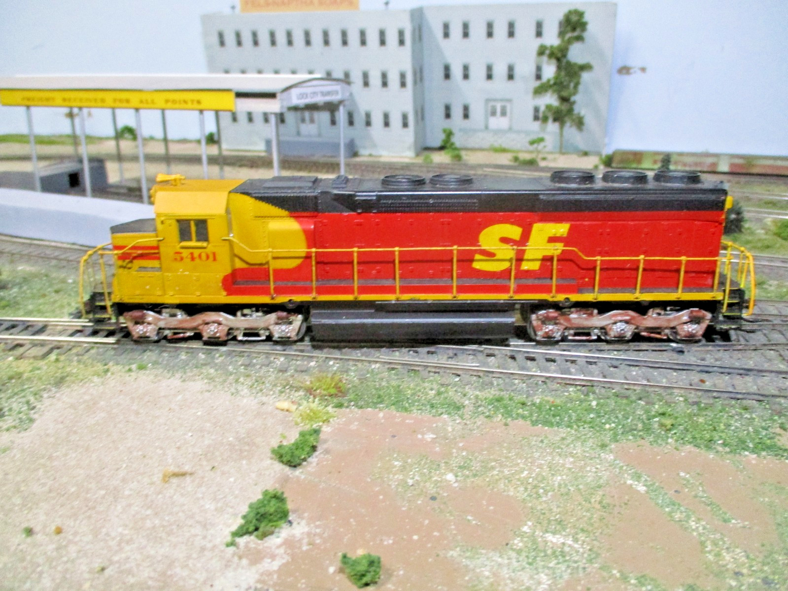 ATSF 5401, ATHEARN HO #4100 EMD SD45 SP-SF MERGER PAINT, LED’s, DC/DCC/SOUND