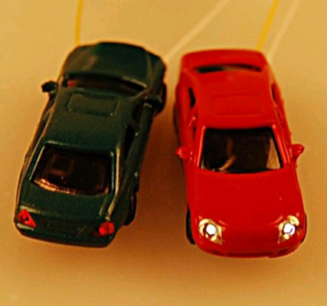 Set N.2 Cars With White-Red LED Lights 12V Plastic Railway Scale N 1/160