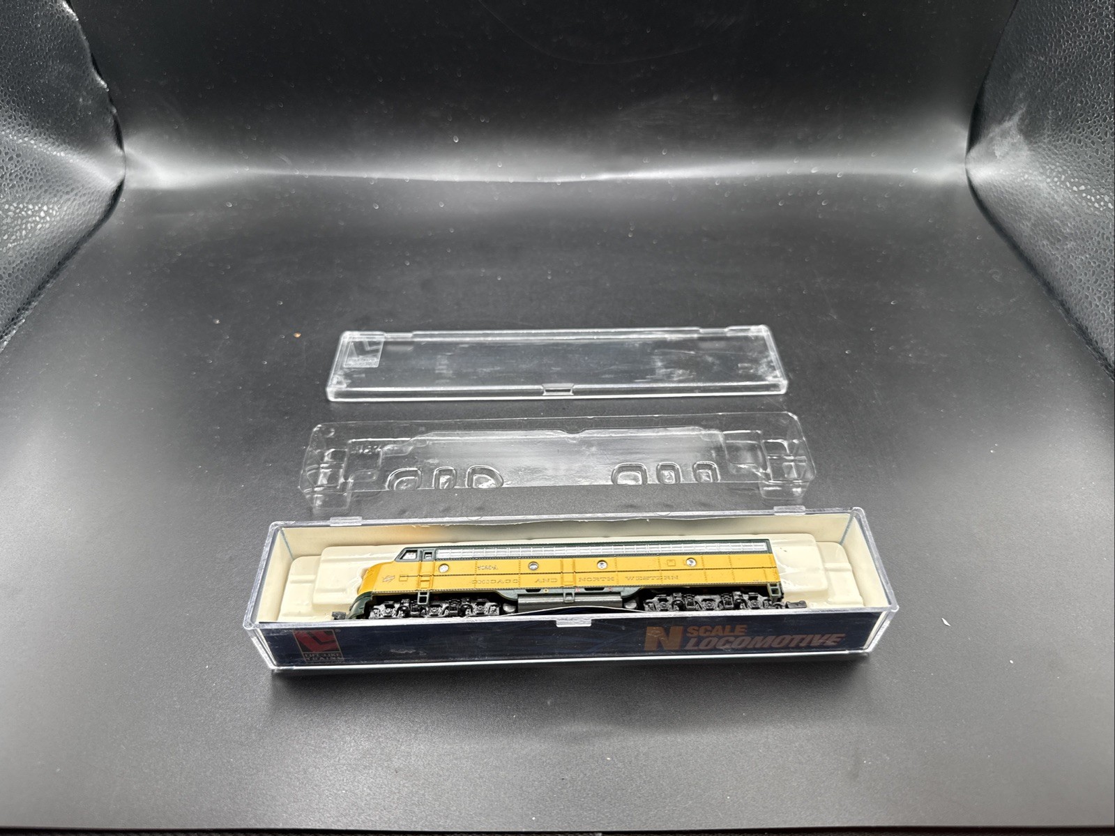 N scale Life Like E7A Chicago & North Western C&NW #5009A 7005 READ