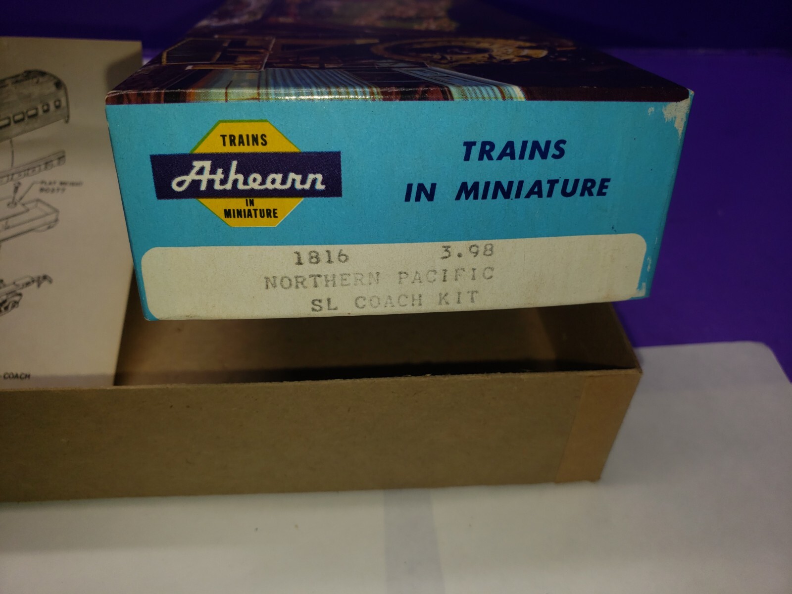 N P RAILWAY EXPRESS COACH CAR 3150 Athearn HO Scale Northern Pacific With Box