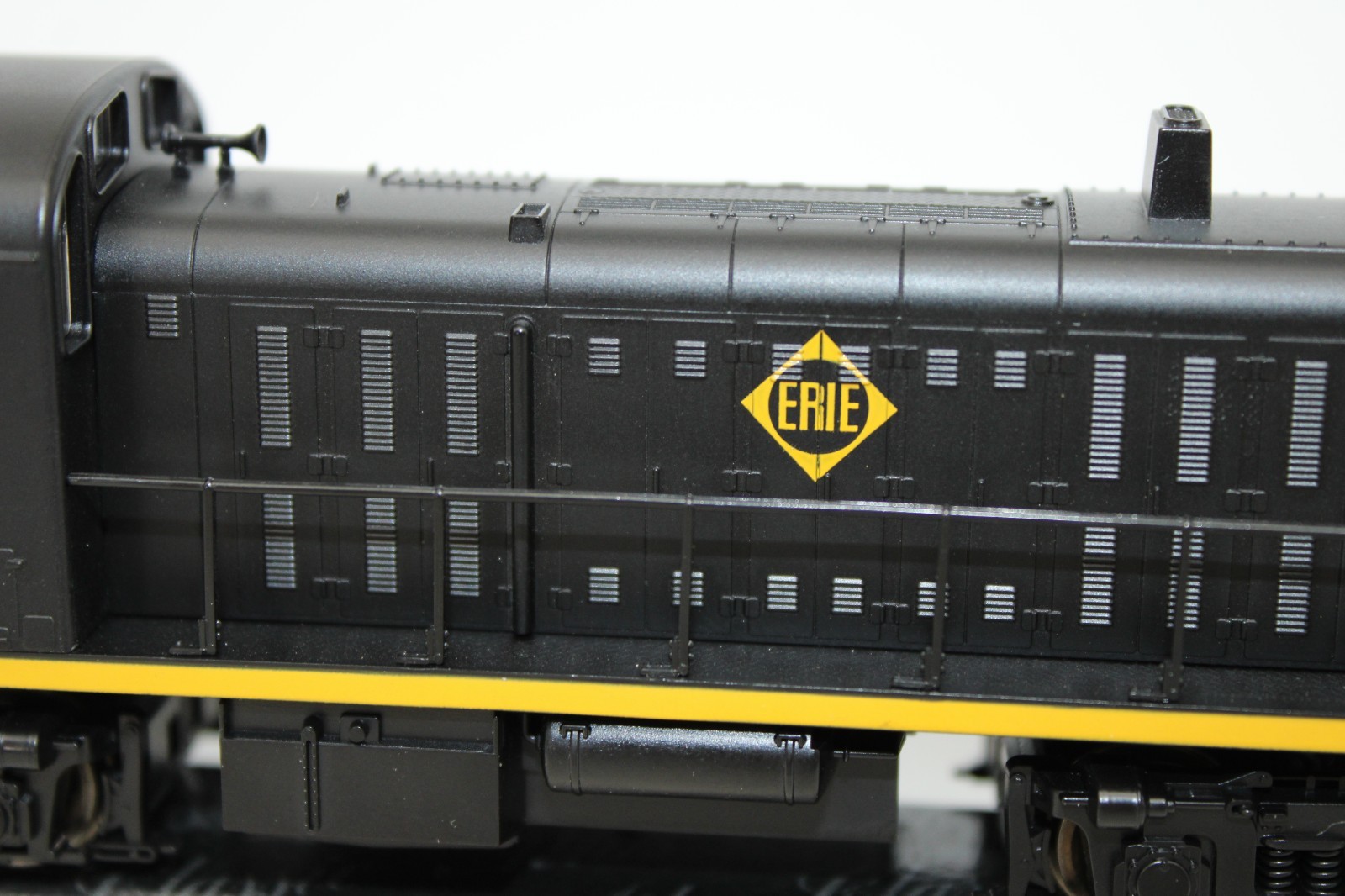 Atlas Classic HO Scale Erie Railroad Alco RS3 Diesel Locomotive #918 DCC