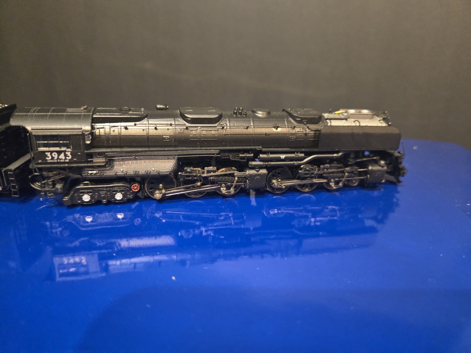 Athearn Challenger 4-6-6-4 Union Pacific 3943 N Scale Locomotive See Details!