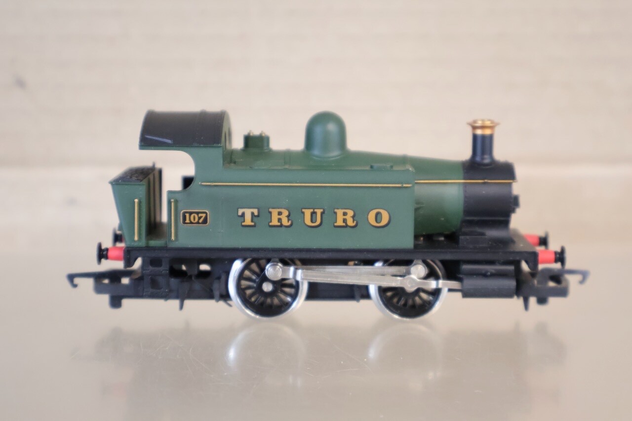HORNBY GWR 0-4-0 HOLDEN CLASS 101 TANK LOCOMOTIVE 107 TRURO om