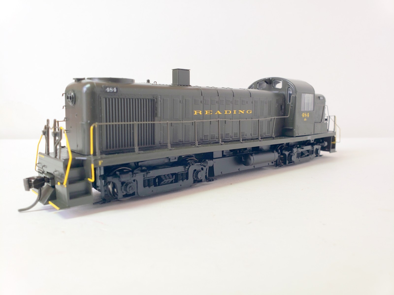 Athearn RTR HO RS-3 Locomotive Reading Company #484 DCC
