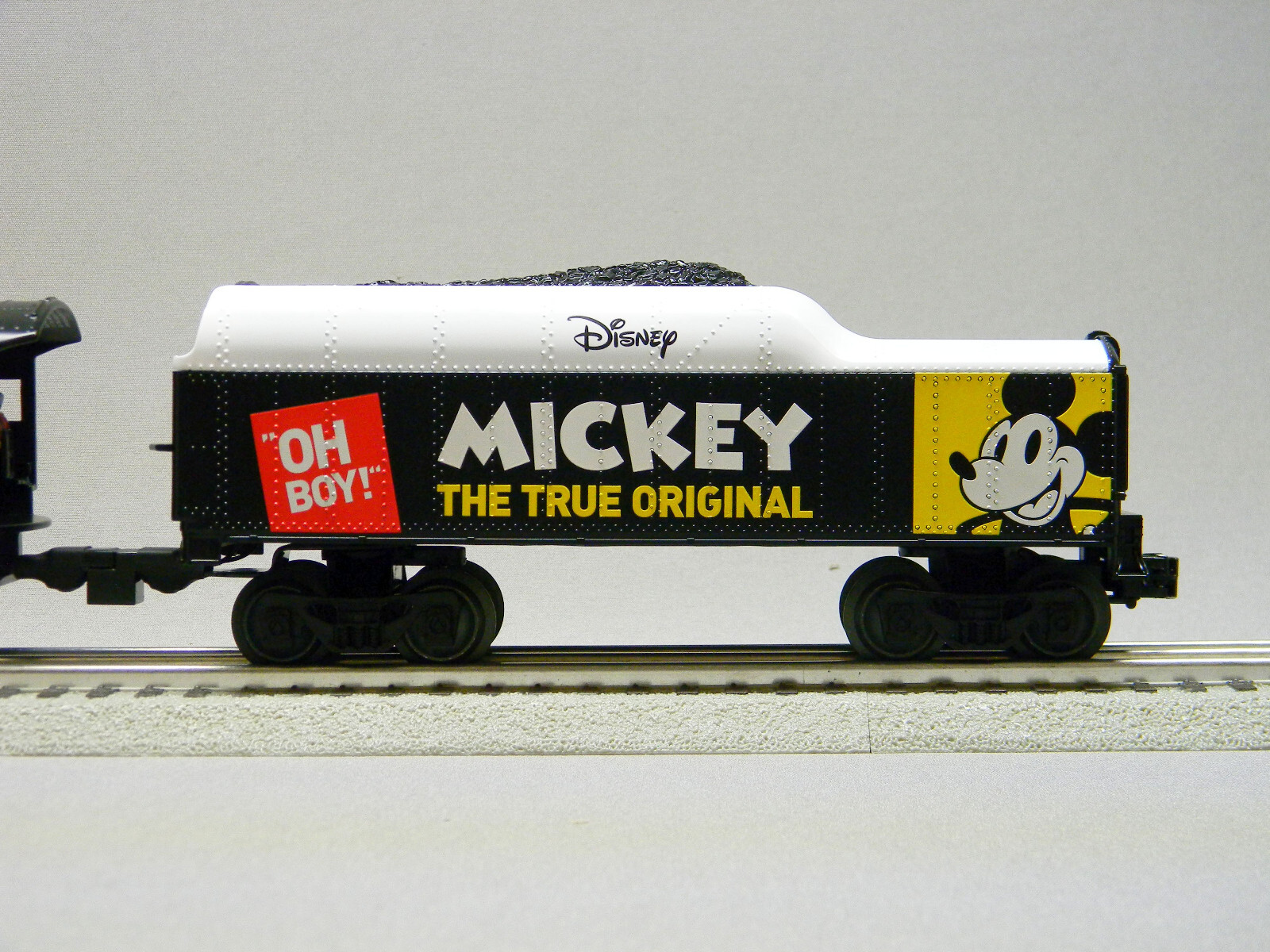 LIONEL MICKEY CELEBRATION LIONCHIEF 2-4-2 STEAM ENGINE walt disney 1823050-E NEW