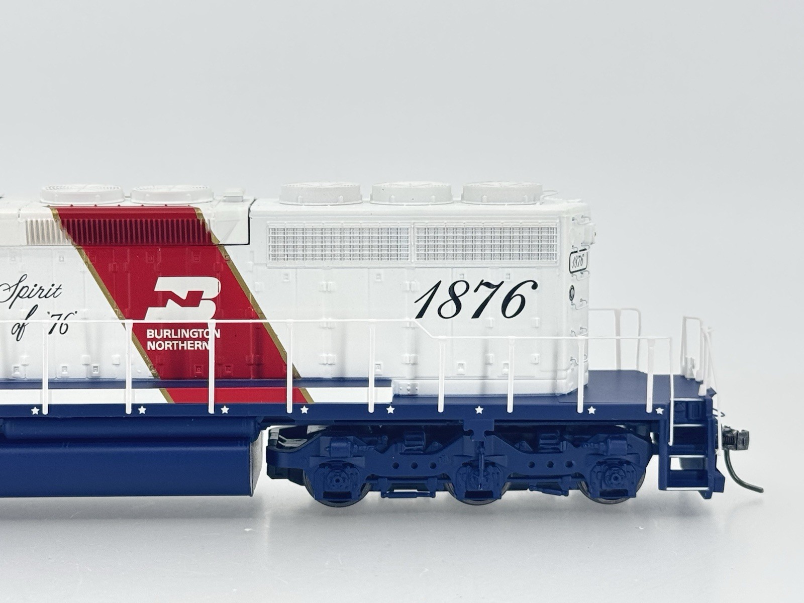 HO Athearn 98270 Burlington Northern Bicentennial SD40-2 Locomotive BN #1876