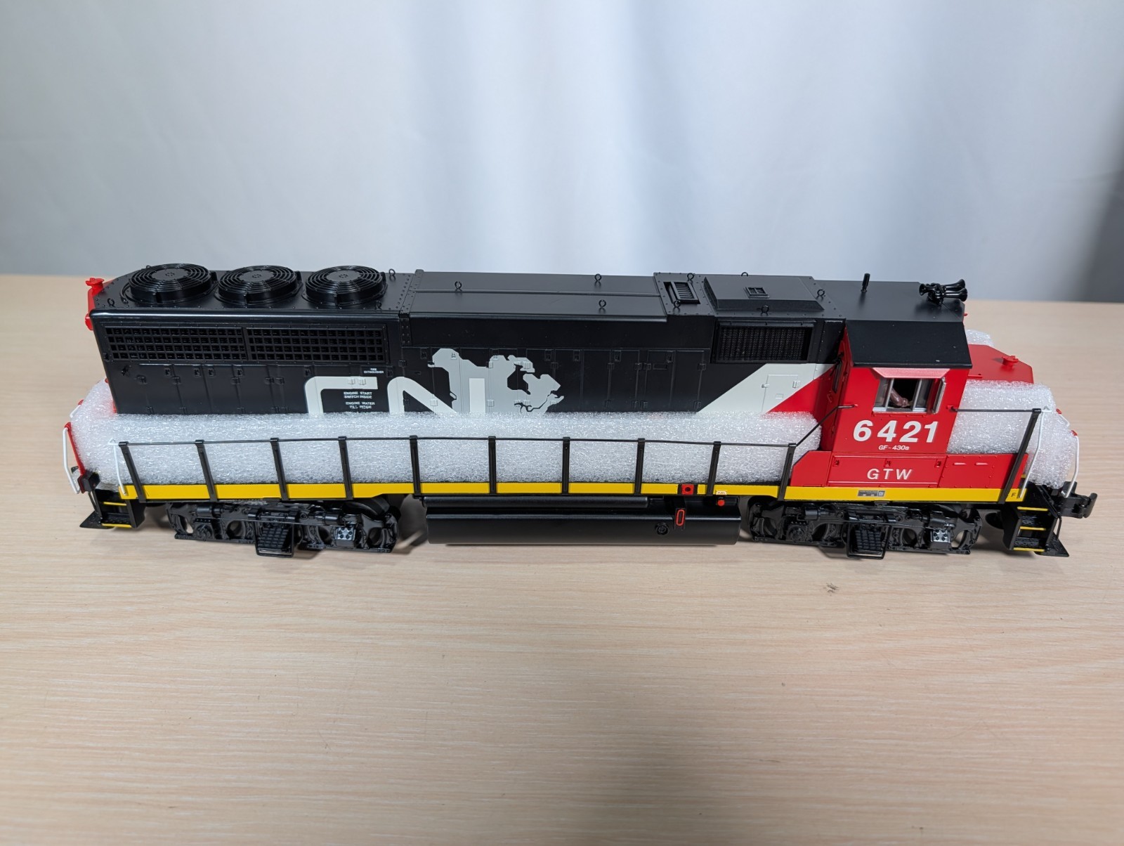 MTH 20-2754-3 CANADIAN NATIONAL PREMIER GP-40 Diesel Engine NON-POWERED NIB