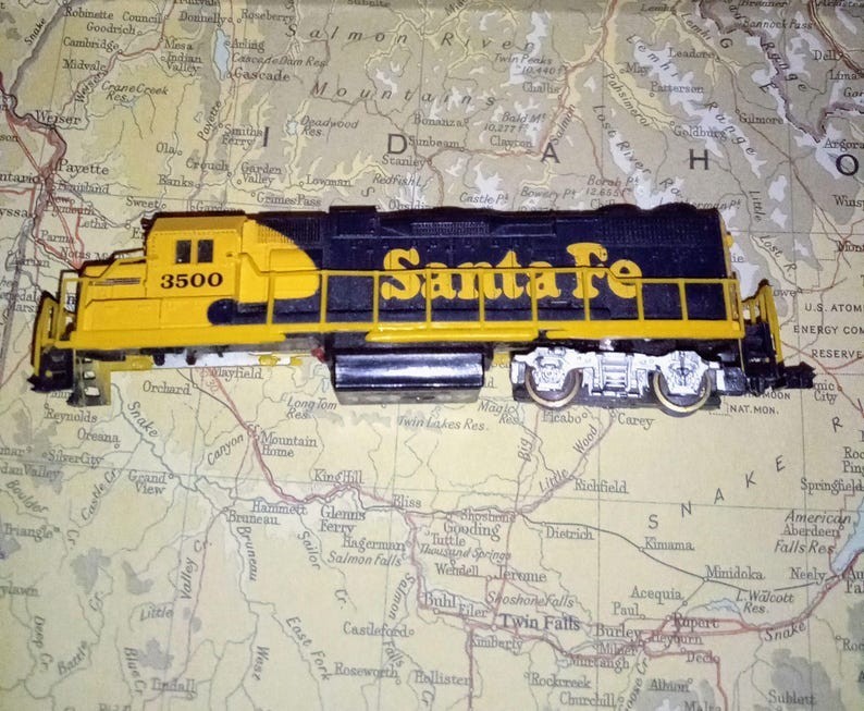 Vintage Life-Like N Gauge Santa Fe #3500 Locomotive Missing Front Wheels As-Is