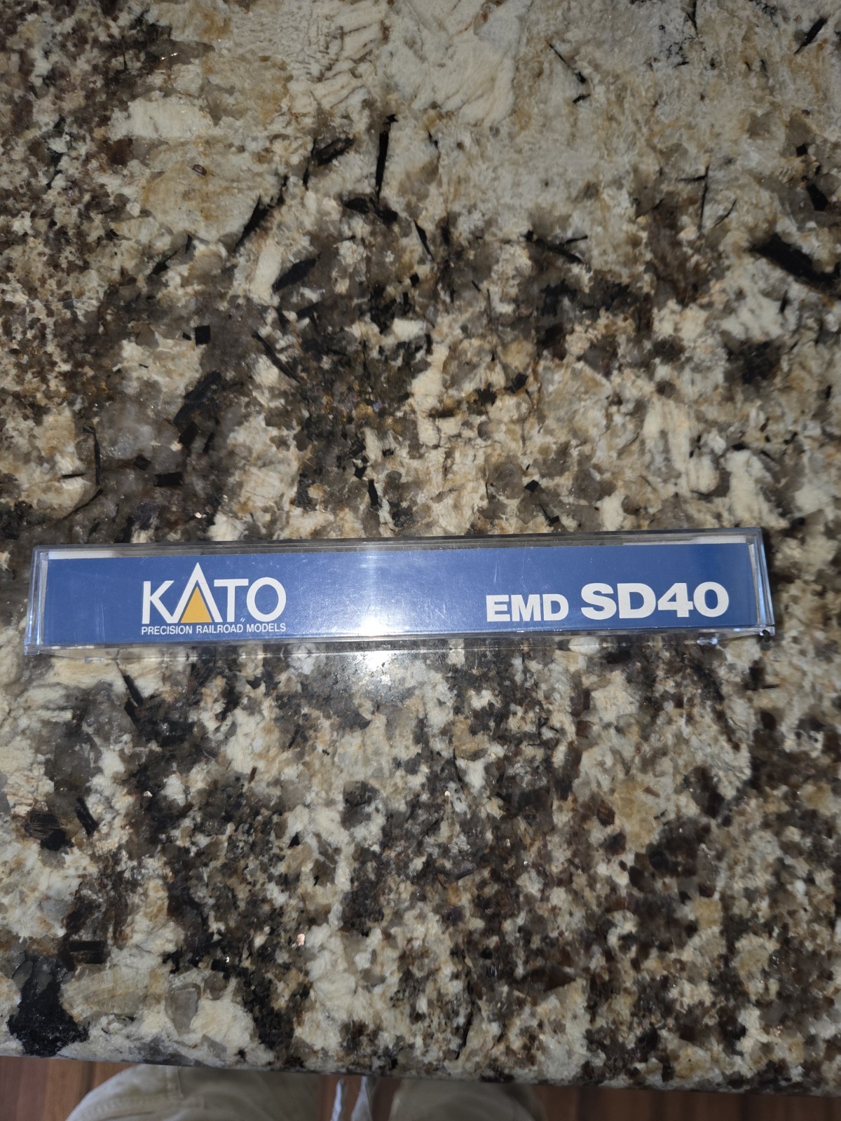KATO USA 176-208 EMD SD40 C&NW #928 Chicago & North Western