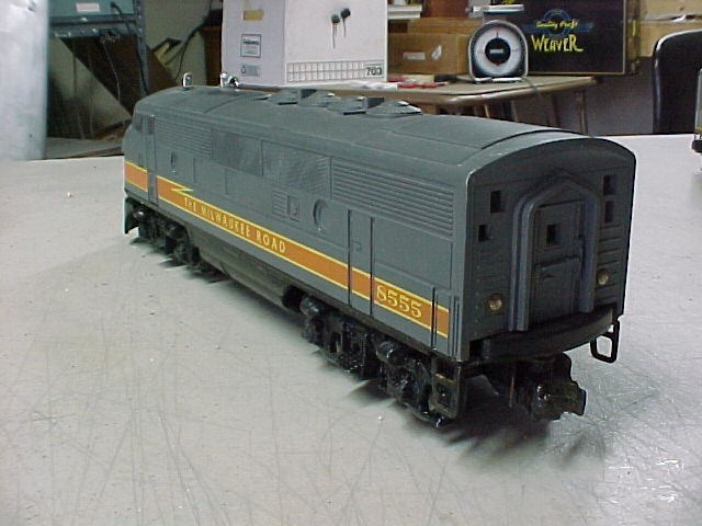 Lionel 6-8557 O Milwaukee Road F3 A Non-Powered Diesel Locomotive #8557