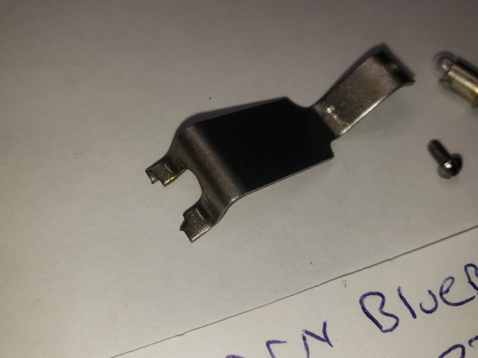U33C HEADLIGHT ASSEMBLY BRACKET FROM ATHEARN BLUEBOX HO SCALE OLD STYLE CHASSIS