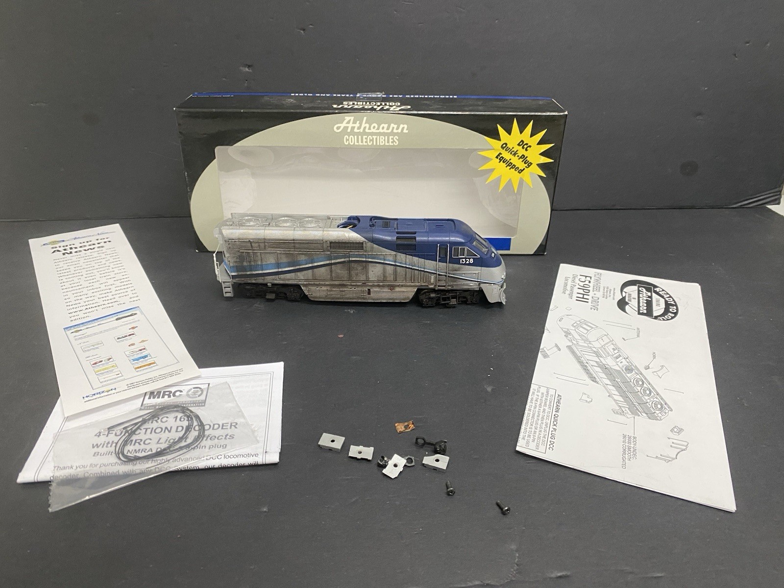 Athearn 399334 HO Scale AMT #1328 DCCMRC 1651 Diesel Engine Weathered READ 915