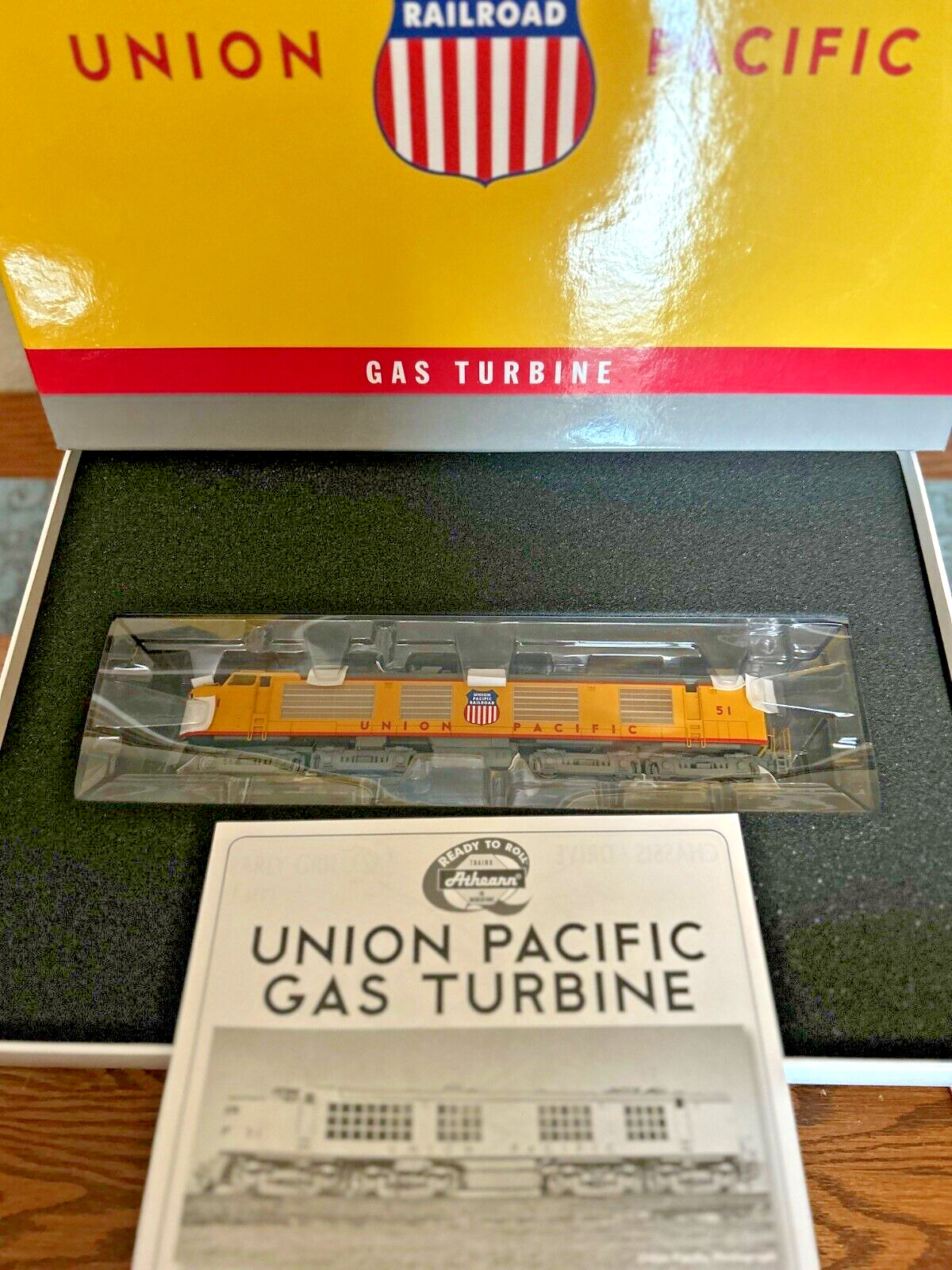 UNION PACIFIC – GAS TURBINE #51 LOCO – DC/DCC plug HO Scale – NEW RTR OOP
