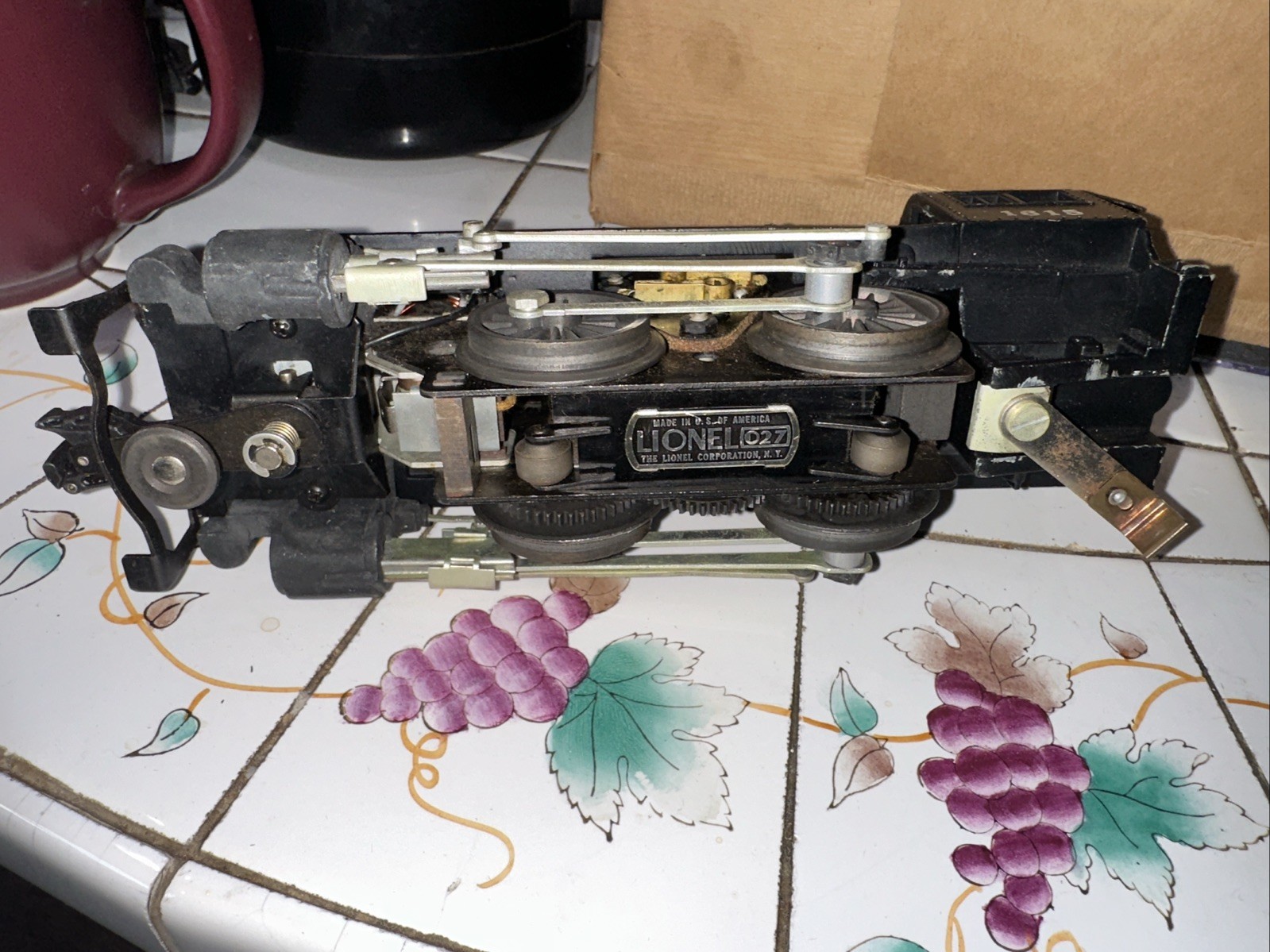 Lionel Postwar Set 1549 Switcher Set With 6262 Red Wheel Car