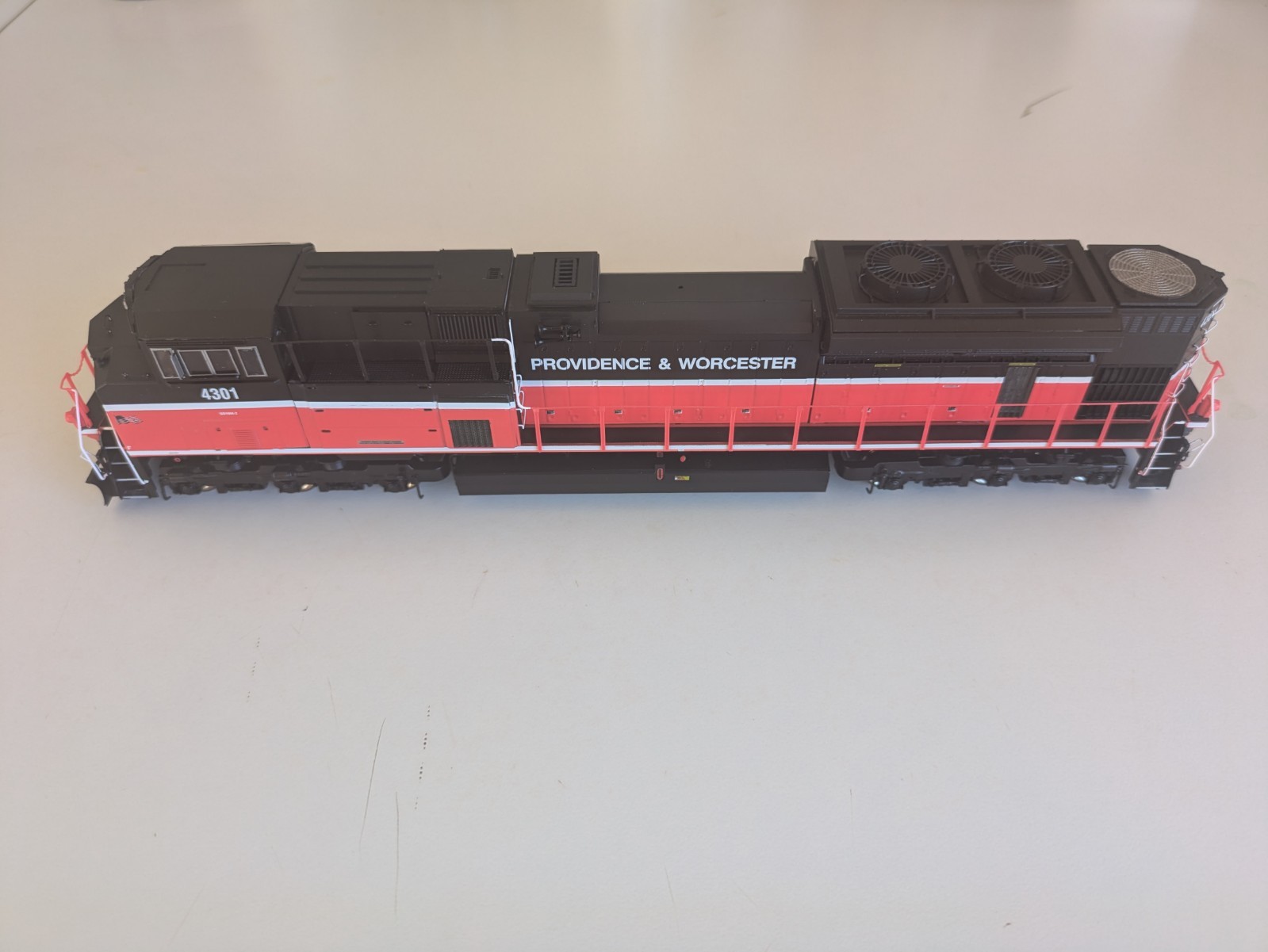 HO Athearrn Providence & Worcester P&W SD70M-2 #4301 ATHG70584 DCC Ready