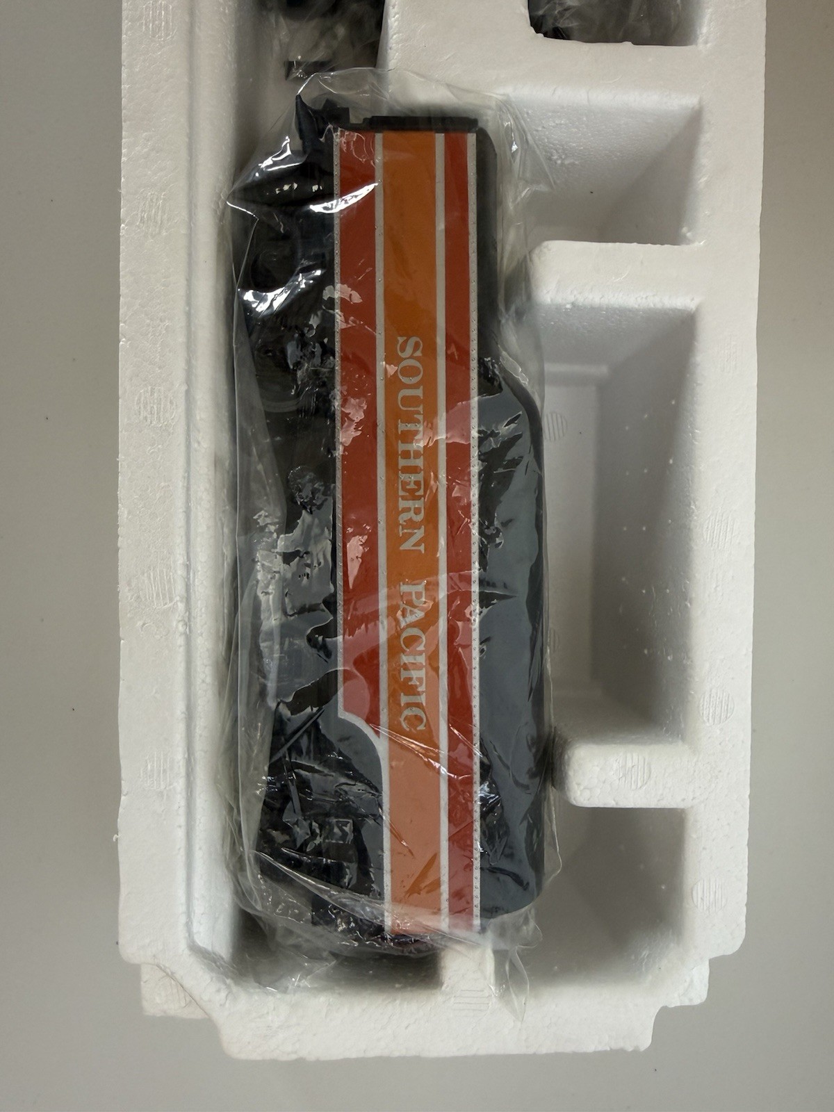 Lionel O Gauge Southern Pacific Daylight 4-8-4 Steam Loco & Tender 6-8307