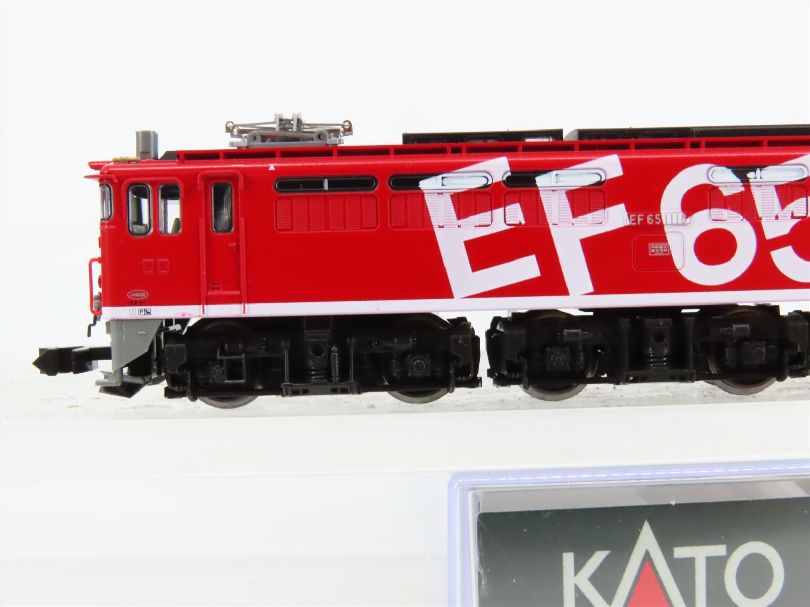 N Scale KATO 3061-9 JR Japan Railways “Rainbow Paint” Class EF65 Electric #1118