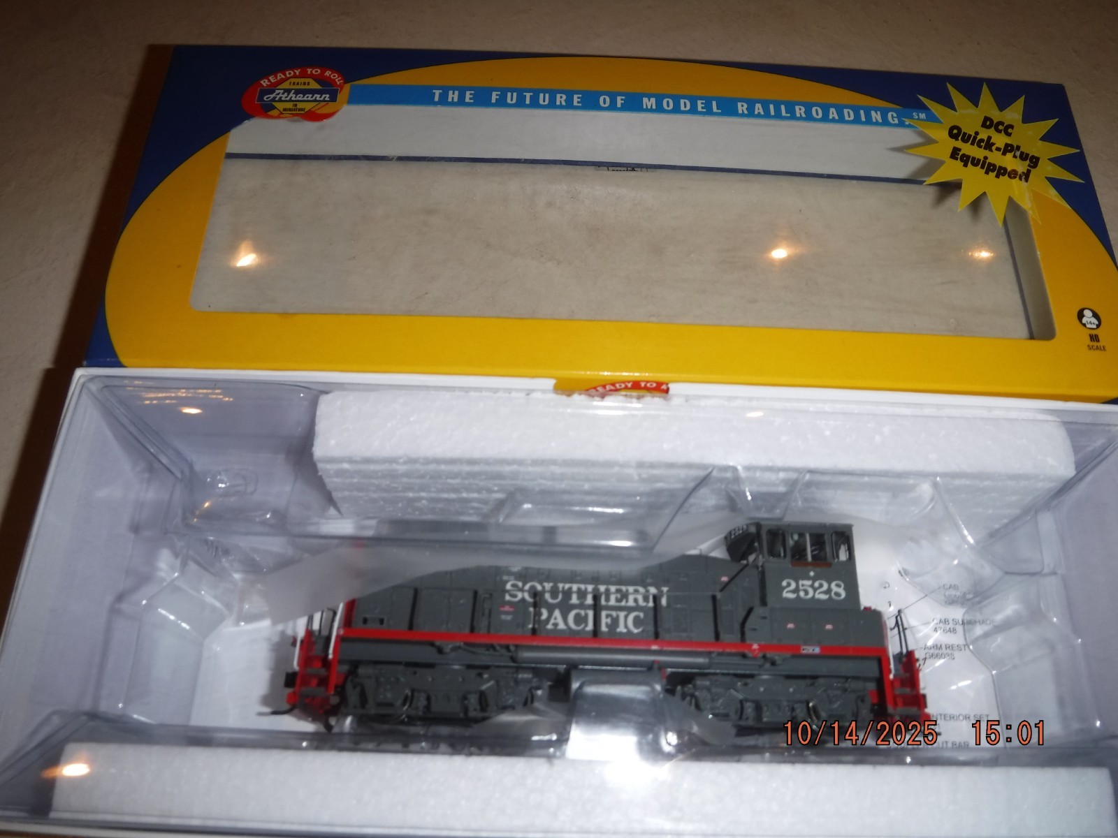 ATHEARN HO SOUTHERN PACIFIC SW1500 SWITCHER LOCO #2528 DCC QUICK-PLUG EQUIPPED!