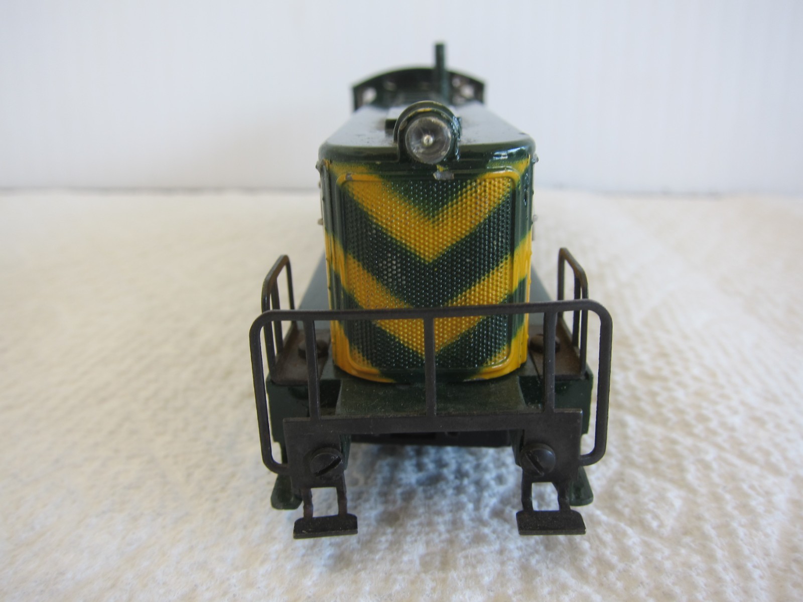 FLEISCHMANN HO No. 1340 BALDWIN VO-660 in C&NW COLORS-RUNS GREAT-NO COUPLERS!
