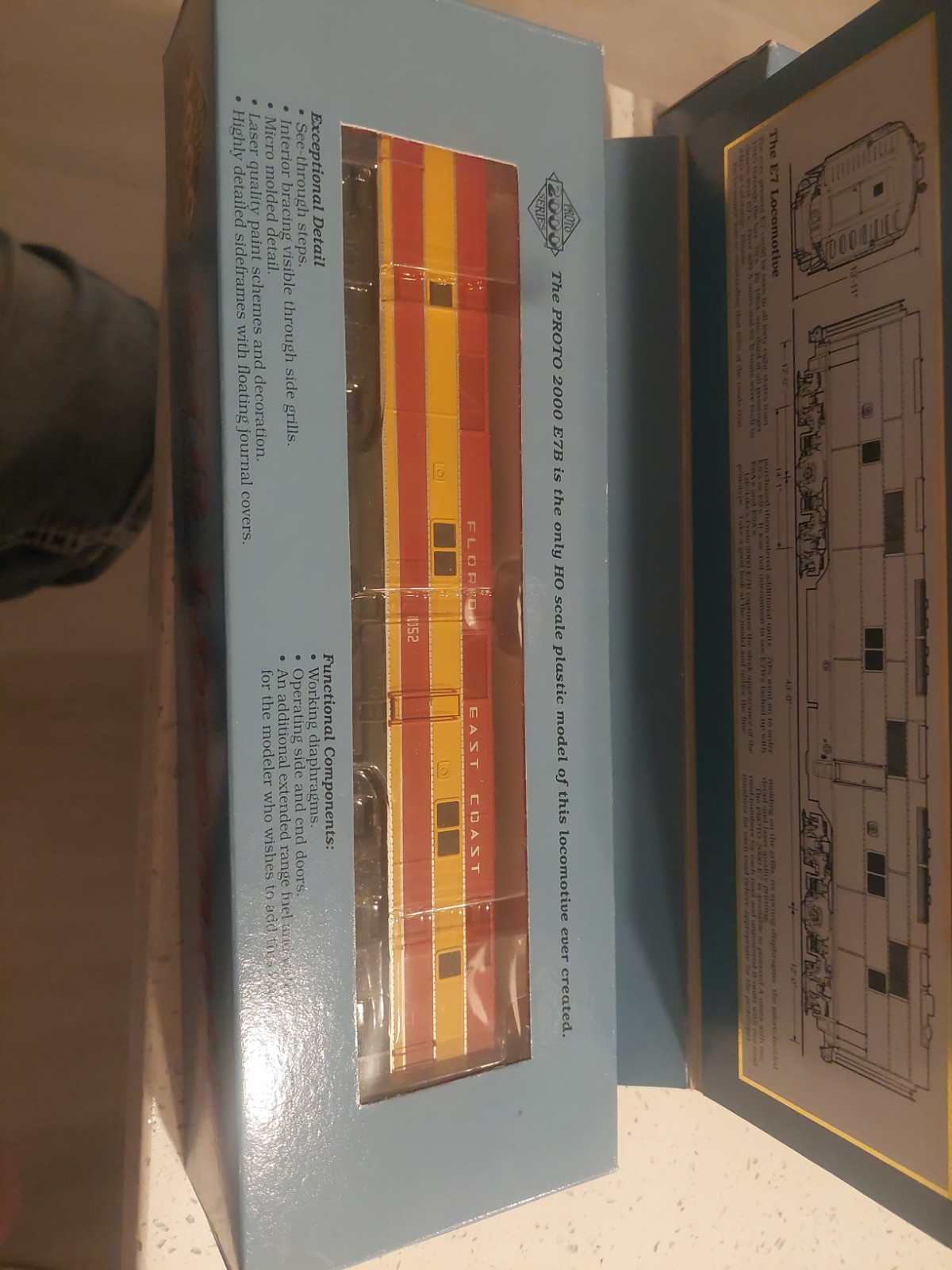 Proto 2000 HO 20178 E7 Diesel Florida East Coast W/E7B Unpowered Locomotive