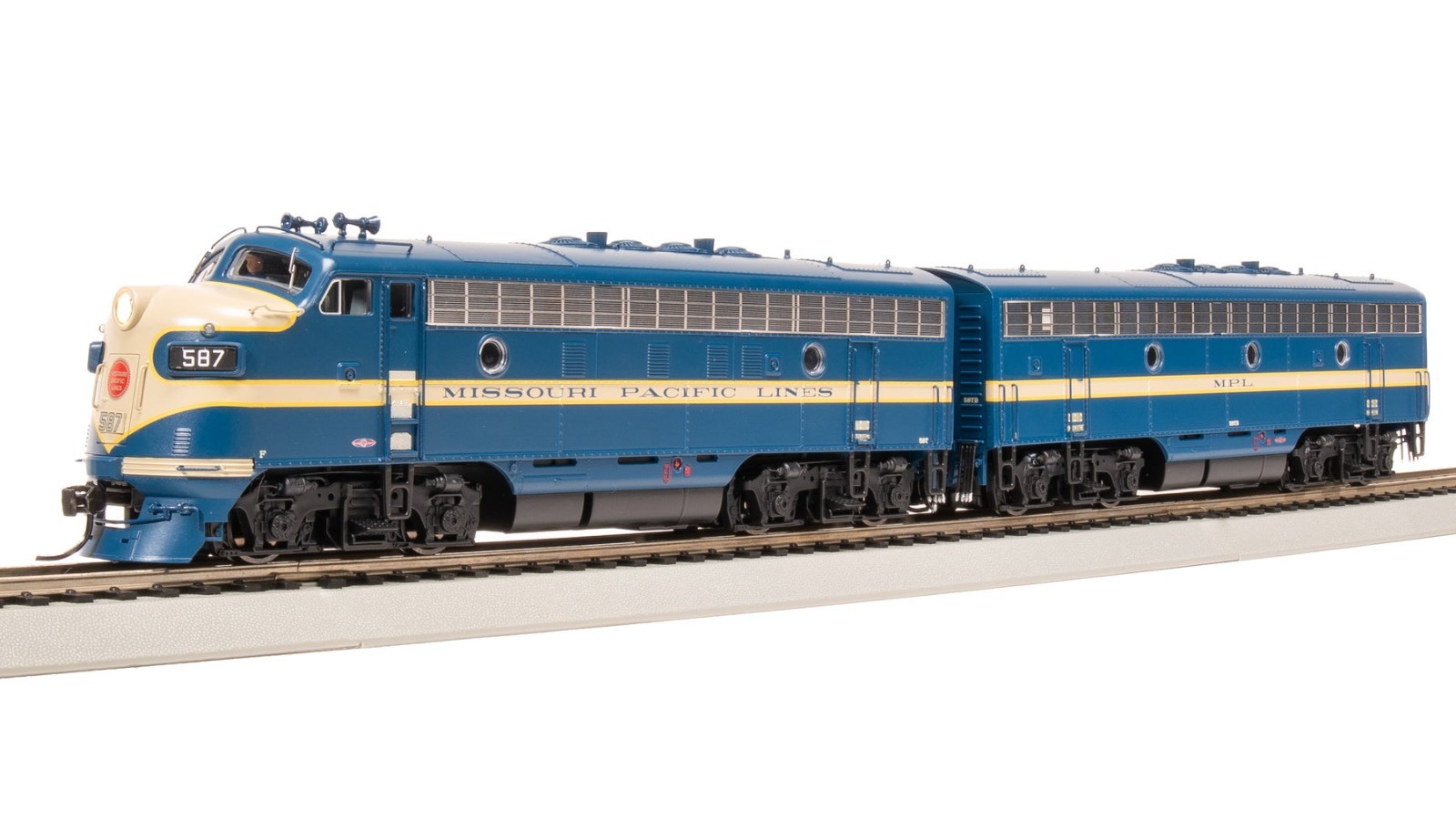 Broadway 8194 EMD F7 A/B, MP 587/587B, Eagle Scheme, A-unit Paragon4,HO