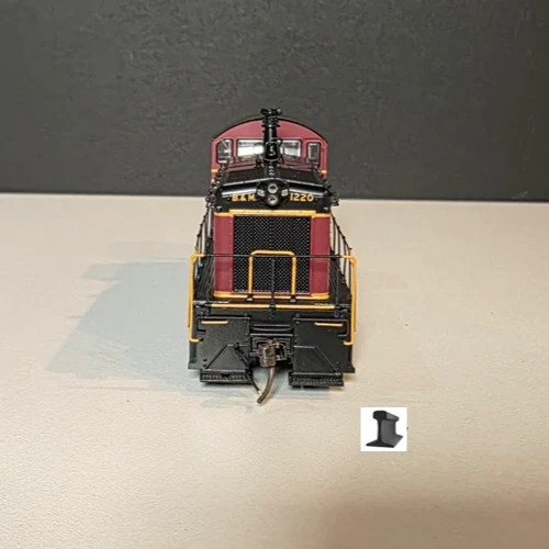 Rapido ~ HO Scale ~ EMD SW9 ~ Boston & Maine #1224 ~ DC/DCC Sound ~ 027567