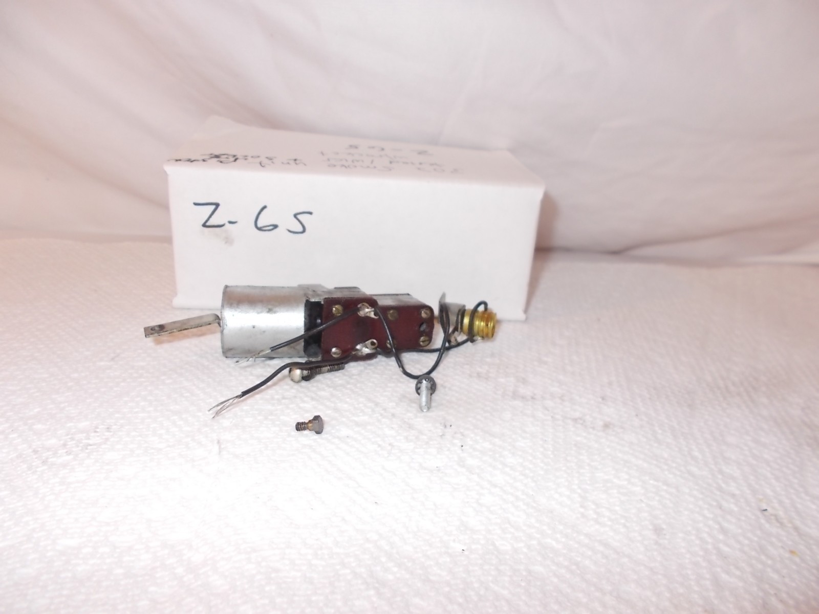 AMERICAN FLYER SMOKE UNIT, PISTON & LIGHT SOCKET FITS MANY WORKS GREAT LOT #Z-65