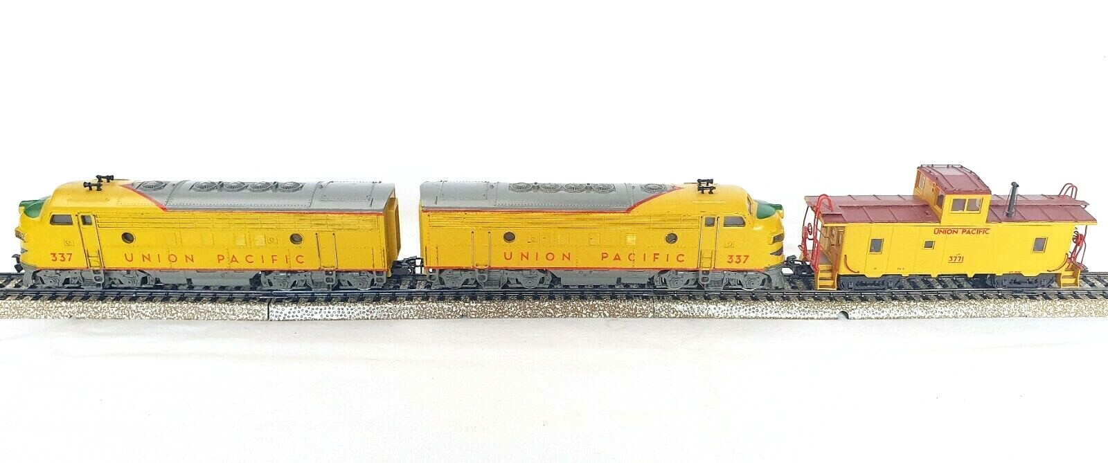 Marklin AC HO USA UNION PACIFIC EMD F7 DIESEL 2-UNIT LOCOMOTIVE 3061 + 4061 MIB!