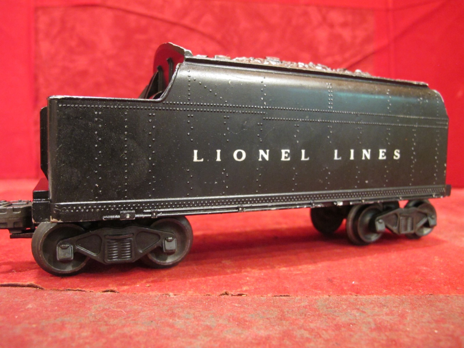 Vintage postwar 1950’S Lionel 6466T Lionel Lines COAL TENDER