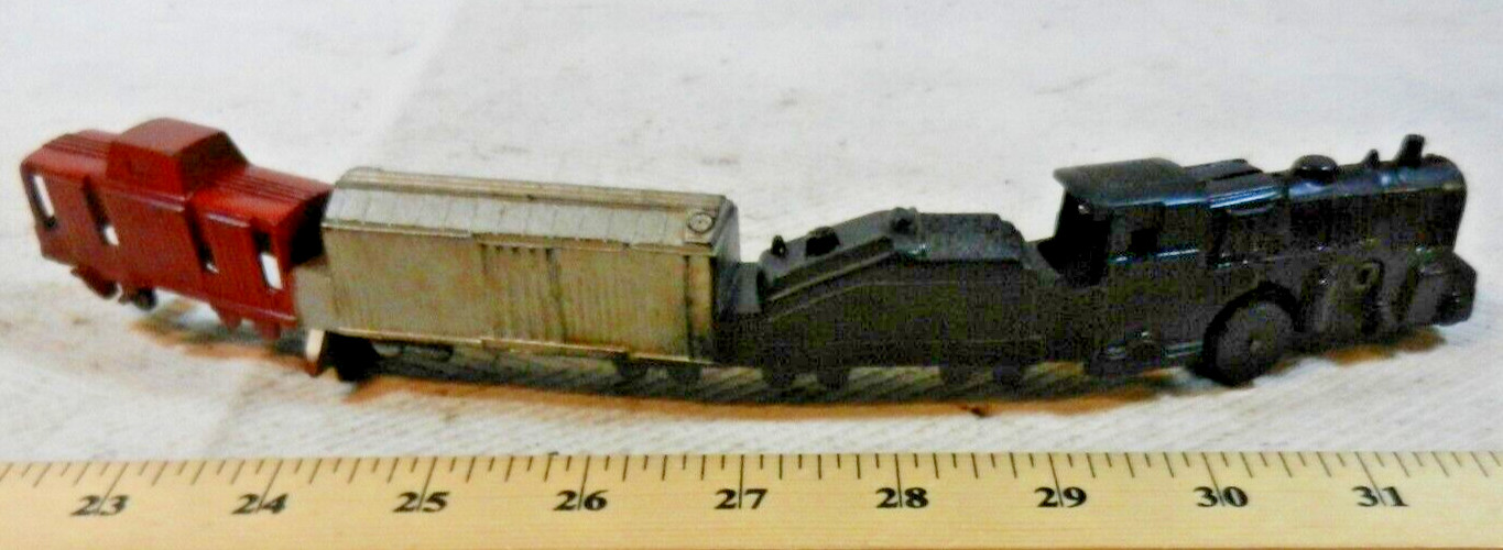 Marx Wind Up Curved One Piece Plastic Train – Engine, Tender, Boxcar, Caboose!
