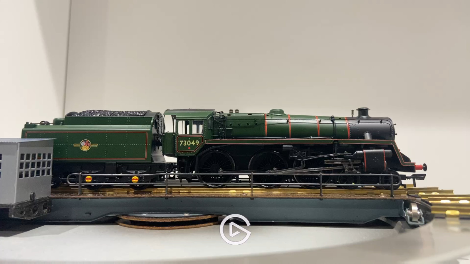 Bachmann Branchline 32-508 Standard Class 5MT 73049 BR Green Late Crest DCC