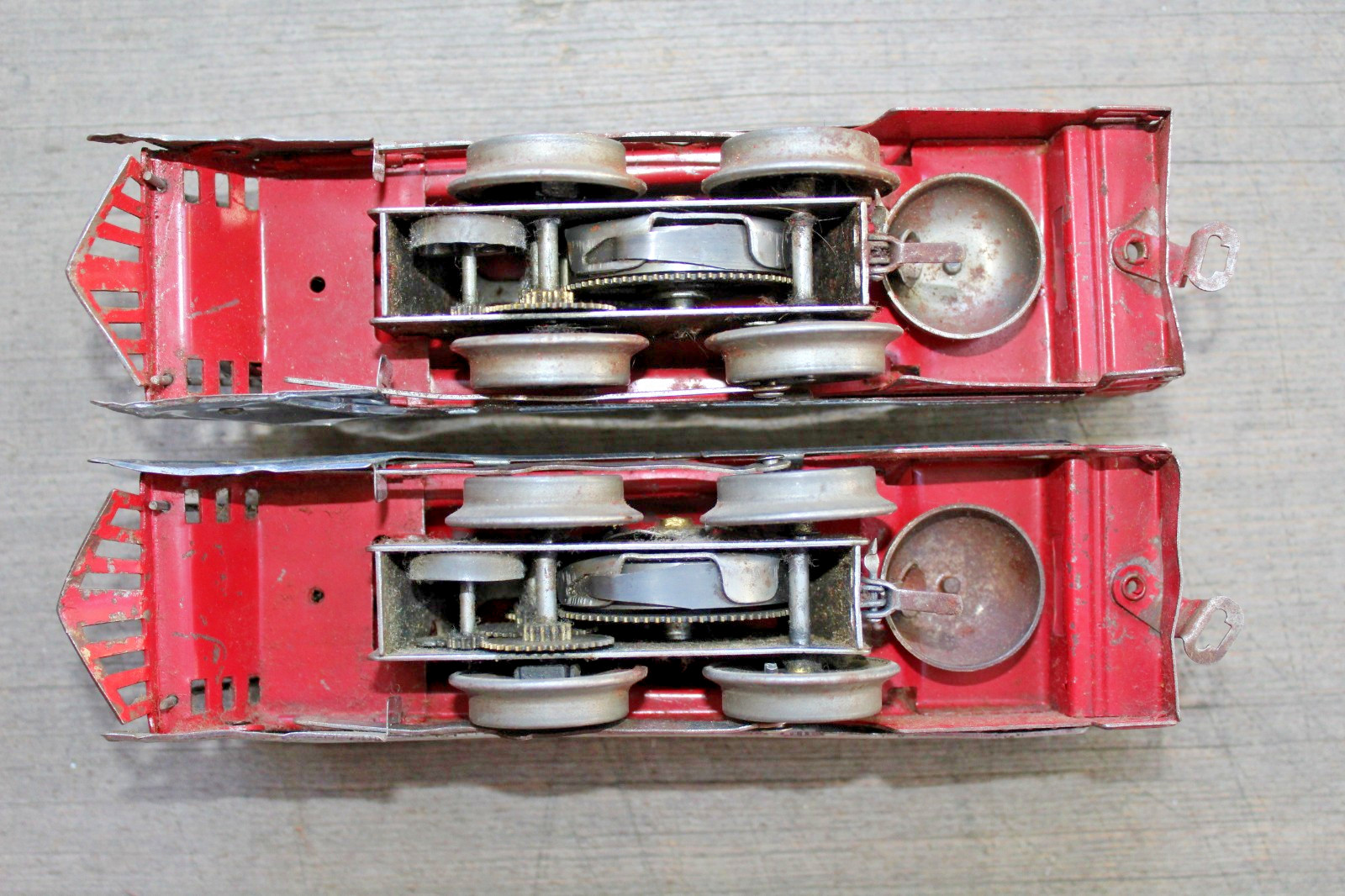 2 Hafner Prewar O Gauge Windup 1010 Red Steam Locomotive Type III b2