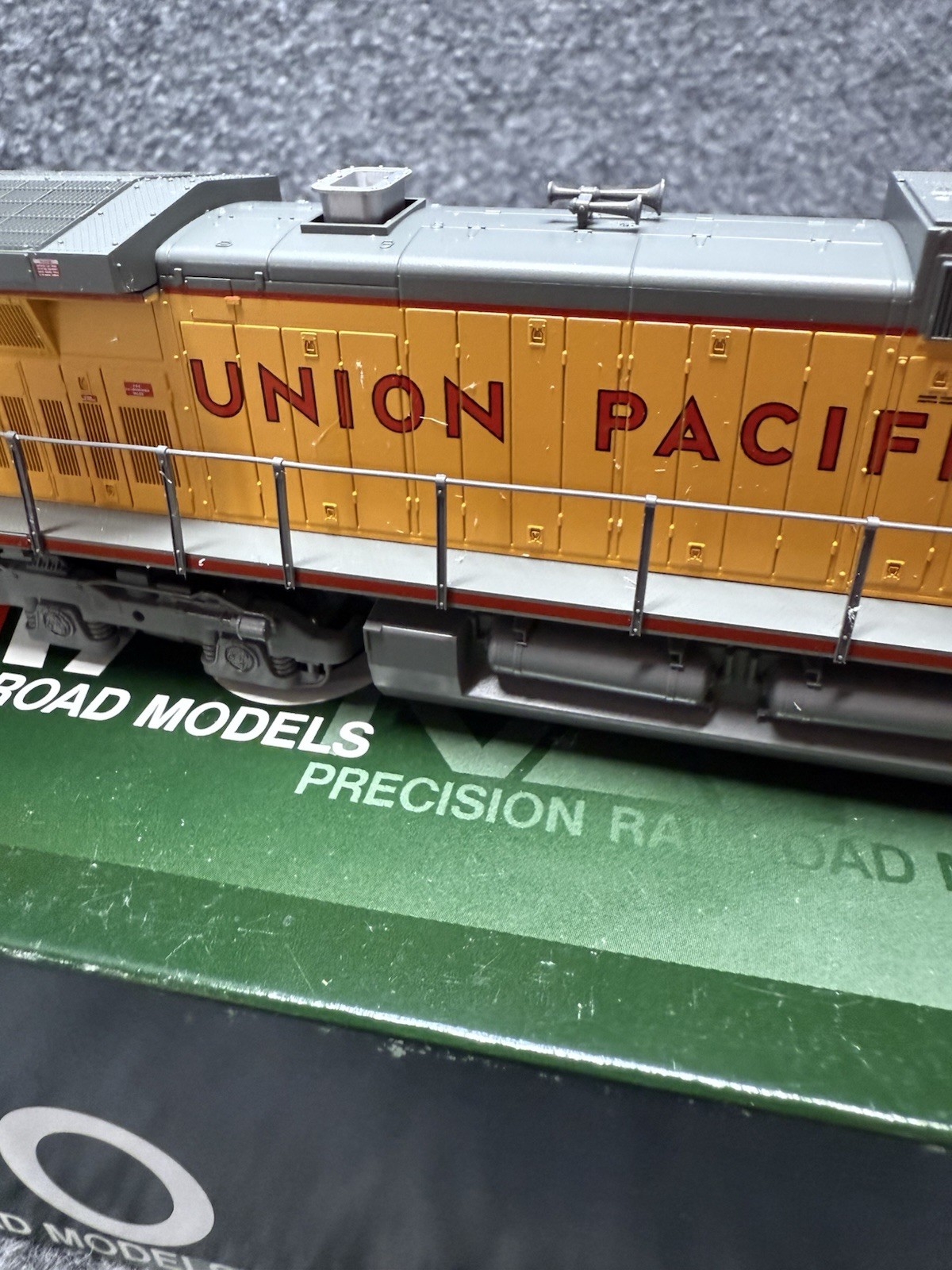 KATO HO Scale #37-6633-LS GE C44-9W Locomotive Union Pacific #9660 w/DCC & Snd