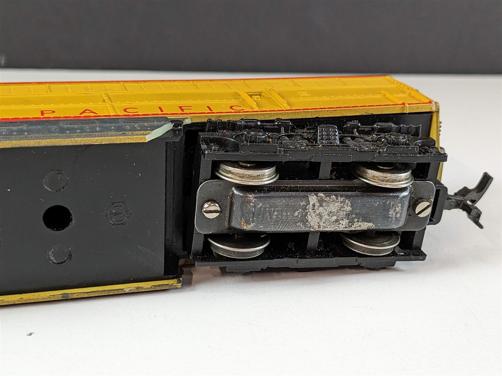 AHM 5024 K Union Pacific FM C-Liner Powered Locomotive UP 1041 HO Scale