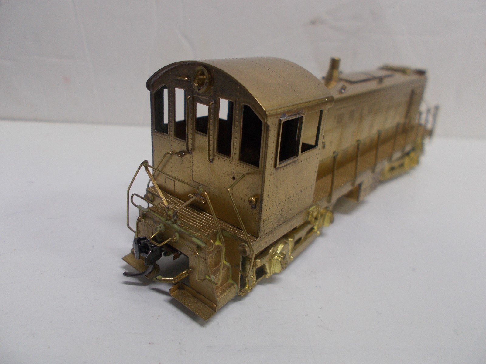 ALCO # D-116 ~BRASS~UNDECORATED ALCO S-1 LOCOMOTIVE ~RUNS GOOD~READ~HO SCALE