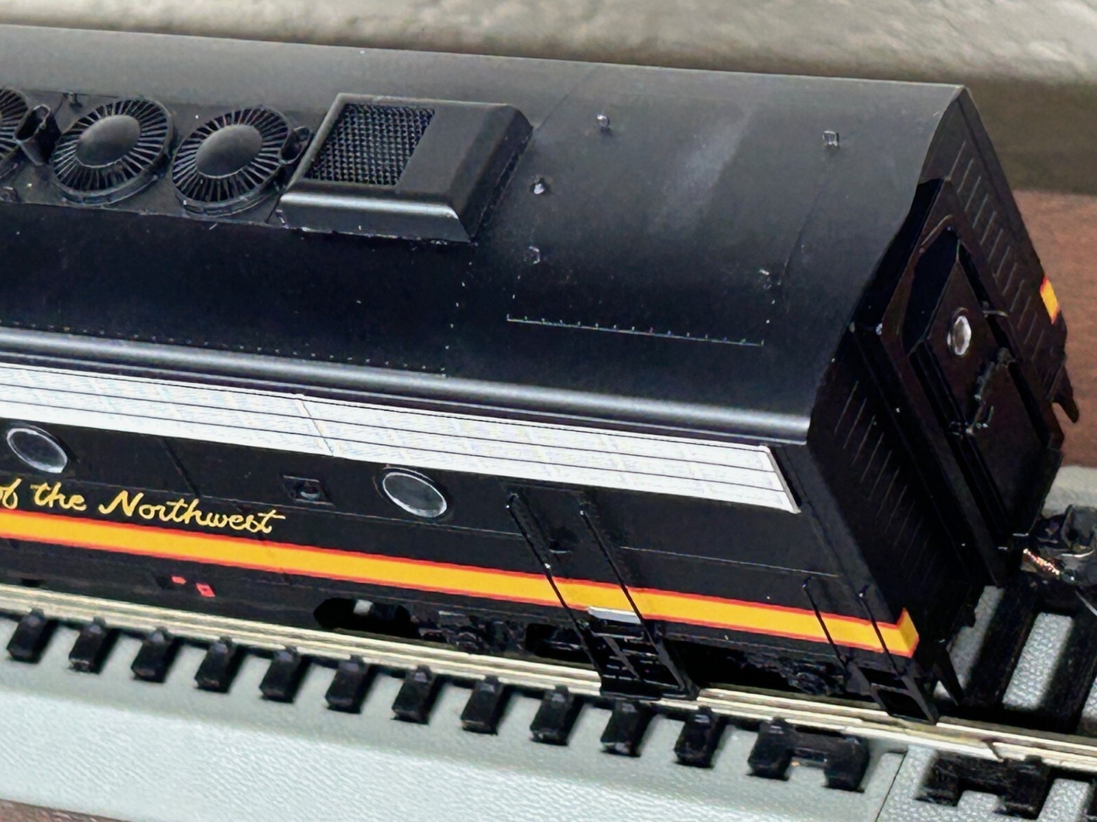 NORTHERN PACIFIC FREIGHT F7 B unit 6015B – DCC / QUANTUM SOUND HO Scale NEW