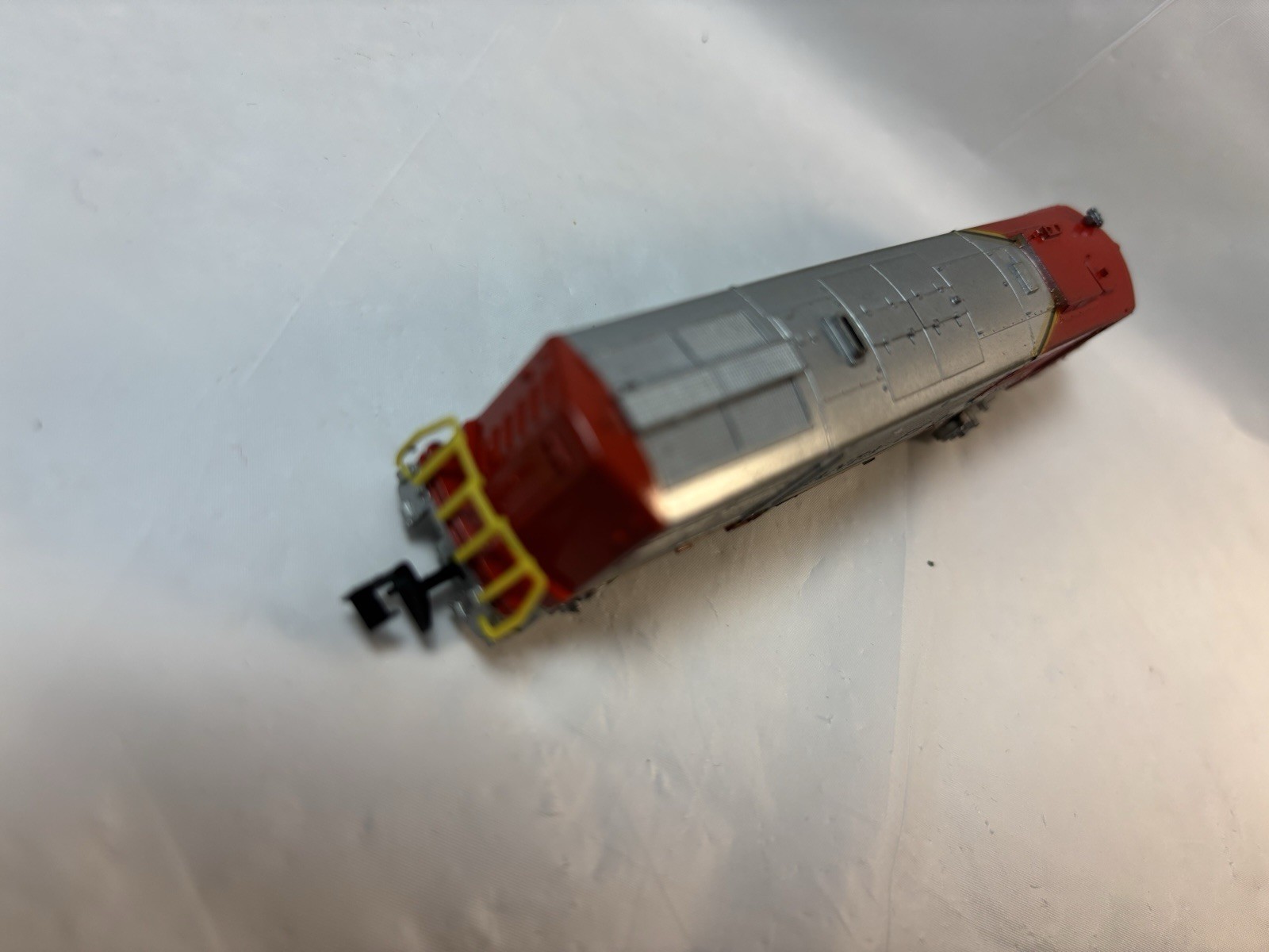 Minitrix N Scale 2012 Santa Fe GE U30C Diesel Locomotive 405 TESTED