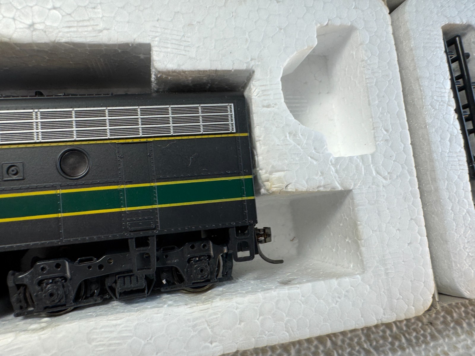 🚂 HO STEWART – READING R.R. F3A & F3B DIESELS-BOTH POWERED- NEW 💥 H3687