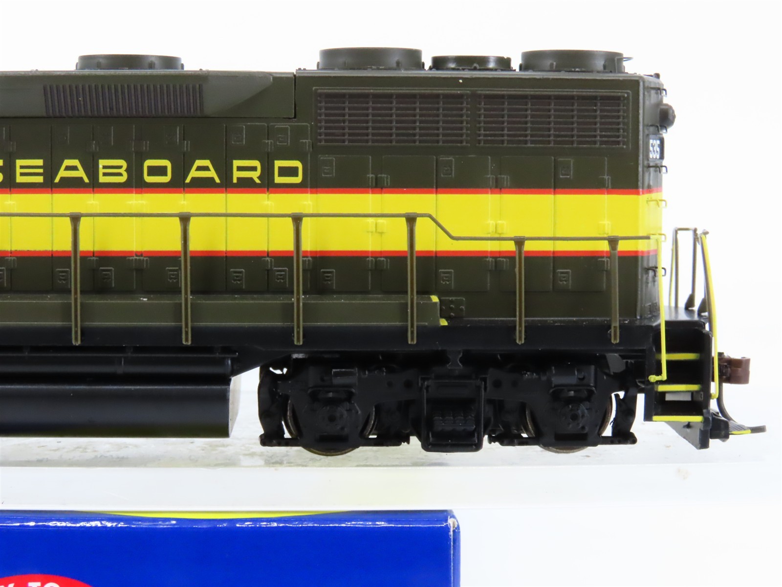 HO Scale Athearn 96064 SAL Seaboard Air Line EMD GP35 Diesel #535 – DCC Ready