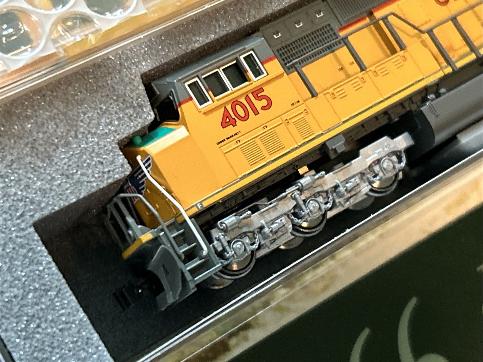 Kato N 106-086 Union Pacific UP Excursion Set + SD70M #4015 176-4015 – New!