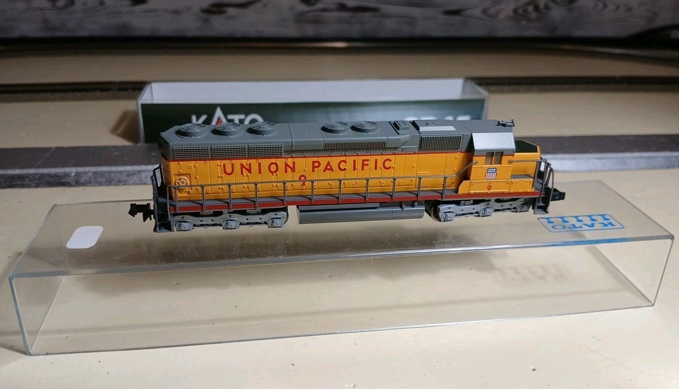 UNION PACIFIC #9 SD45 n scale locomotive KATO # 176-3119 Tested Works Well