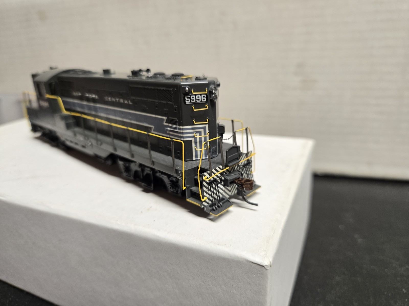 Athearn Genesis HO Scale NYC New York Central GP9 #5996 DCC READY