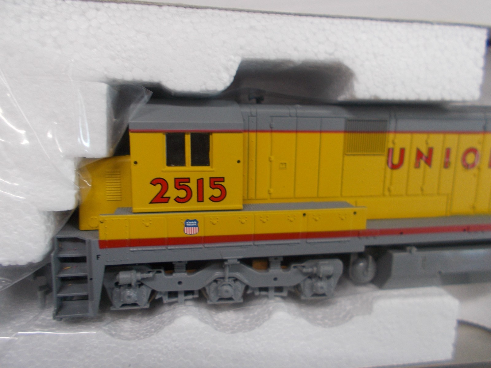 ATLAS # 8618 ~ UNION PACIFIC C30-7 LOCOMOTIVE # 2515~ NIB ~ DCC PLUG ~ HO SCALE