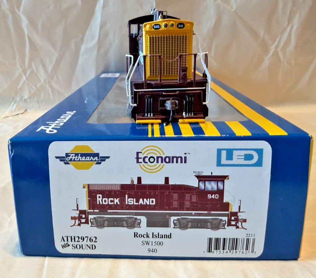 Athearn HO Scale Rock Island SW1500 DCC & Sound