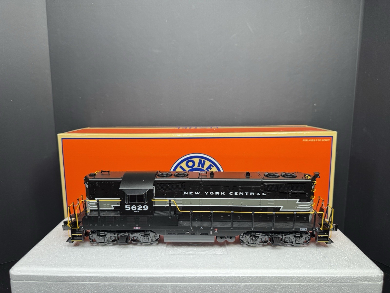 Lionel 6-28562 New York Central NYC GP-7 nonpowered diesel engine #5629 LNIB